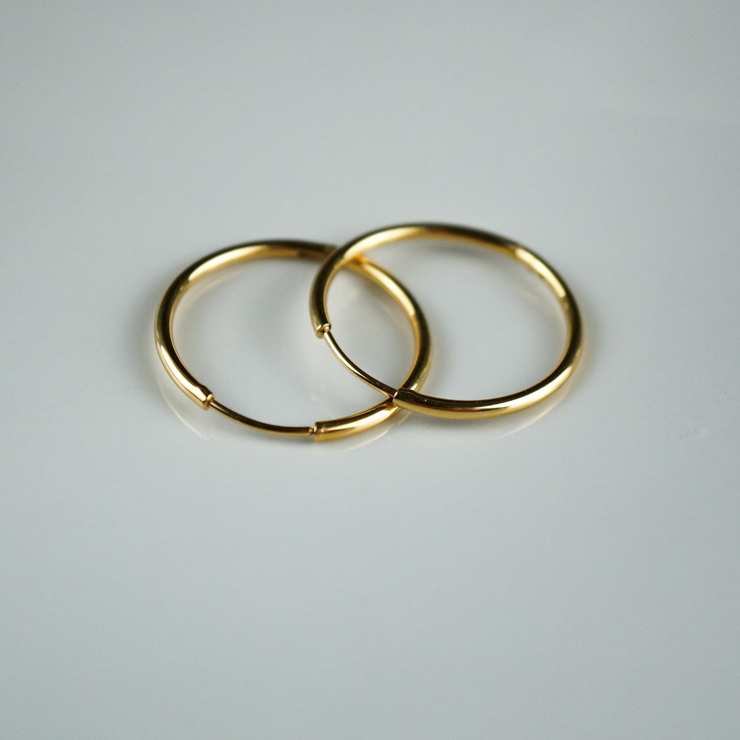 Fine Hoop Earrings Gold