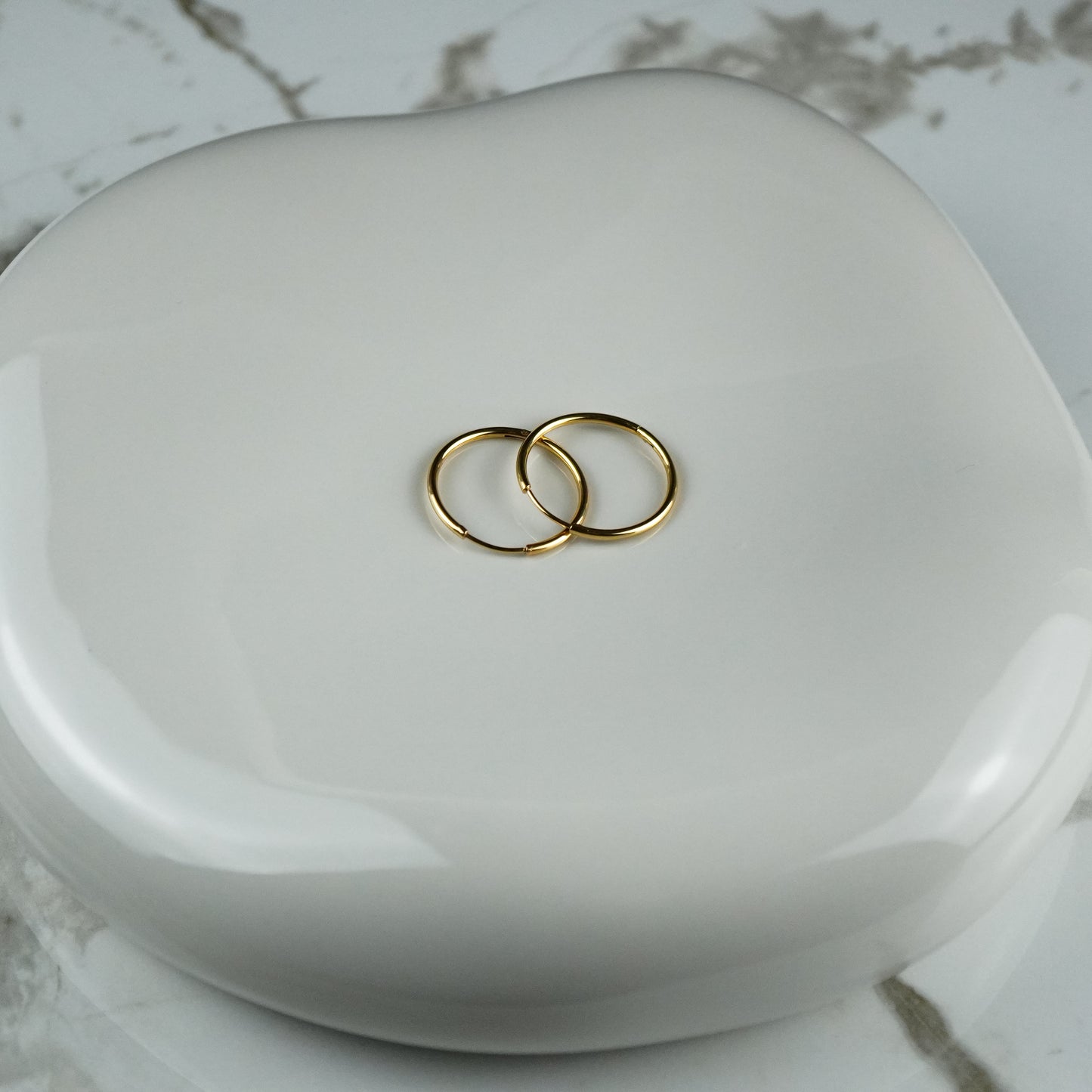 Fine Hoop Earrings Gold