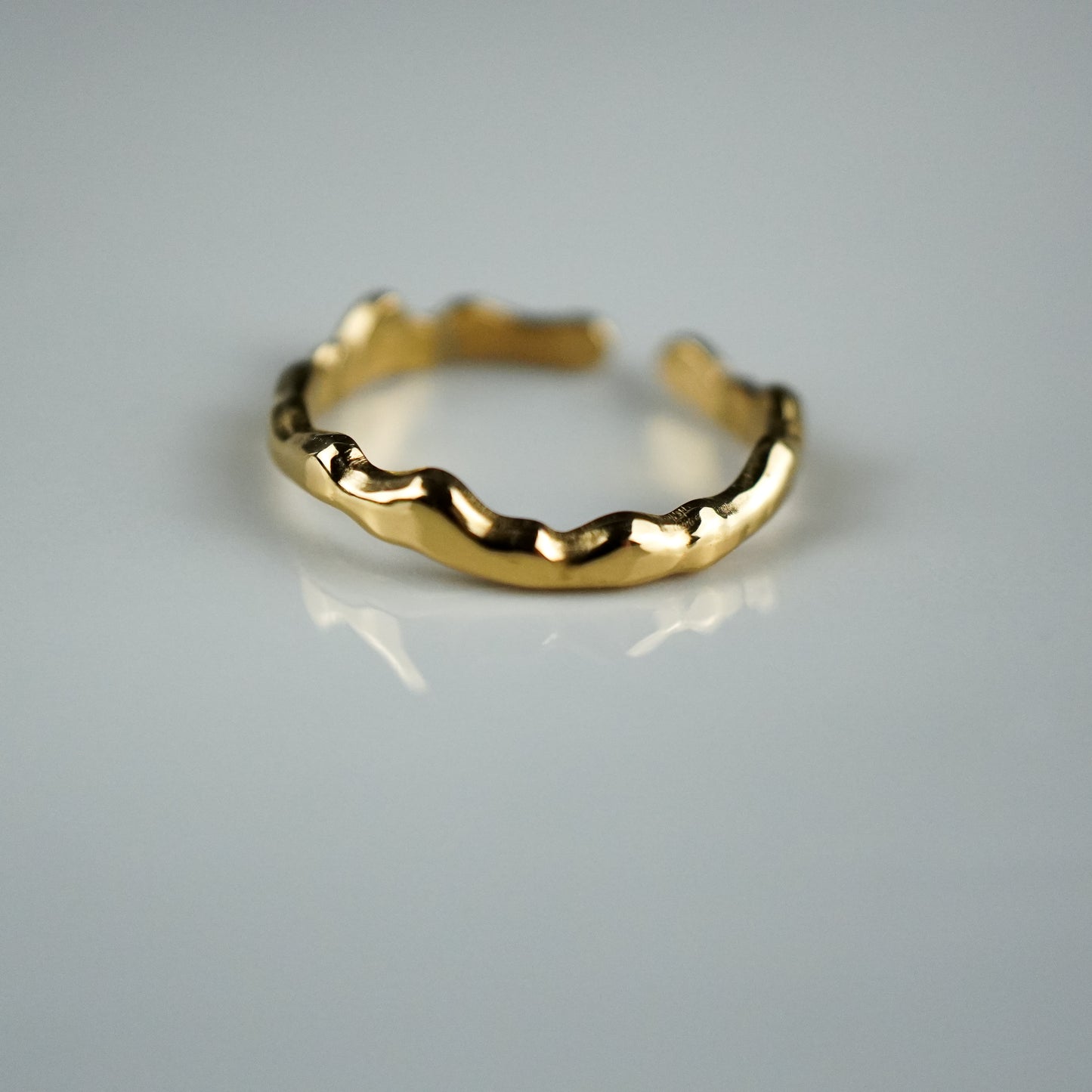 Impressive Curvy Ring Gold