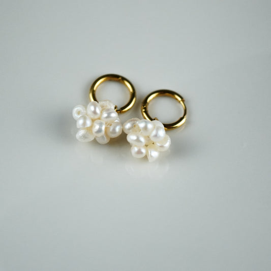 Clumpy Pearl Earrings Gold