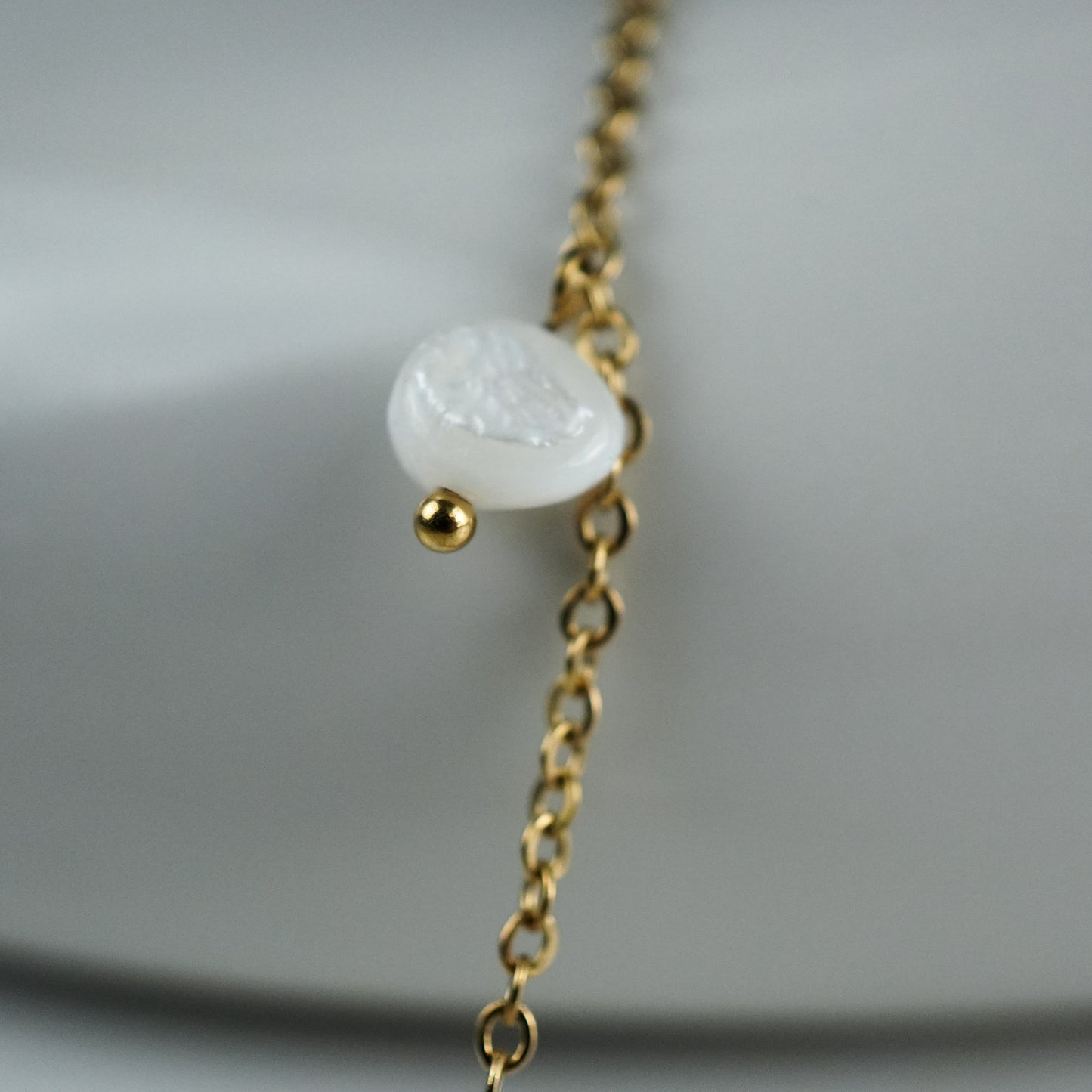 Trendy Pearl Necklace Gold